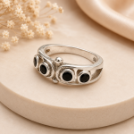 ladies silver ring round 5(black)