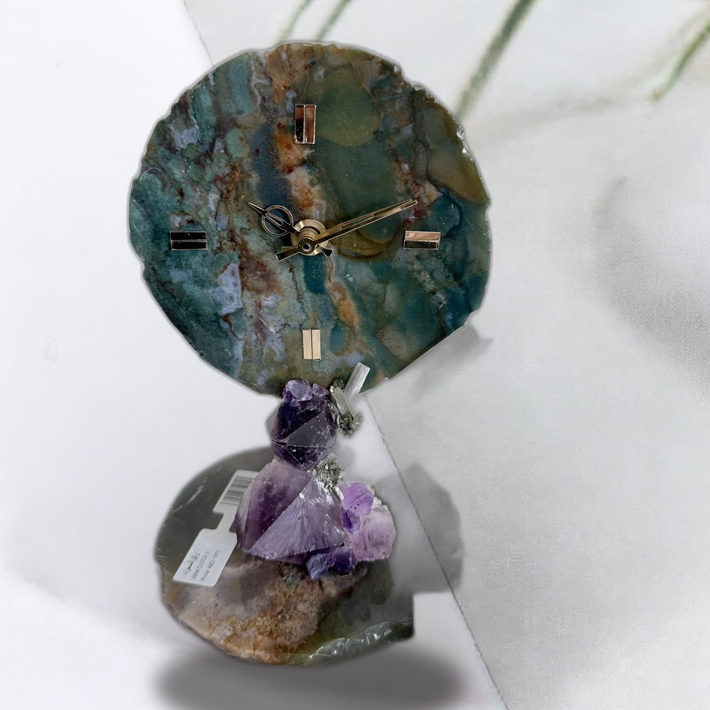 Gem Clock – Timeless Elegance with a Luxury Decorative Touch