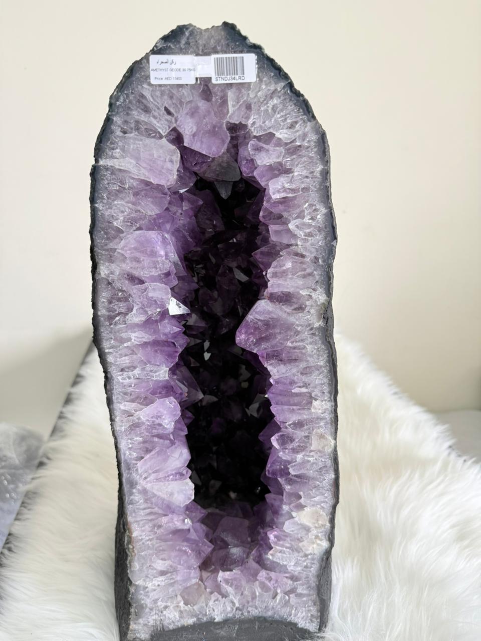 Natural Amethyst Geode Crystal – Premium Purple Quartz Decorative Stone