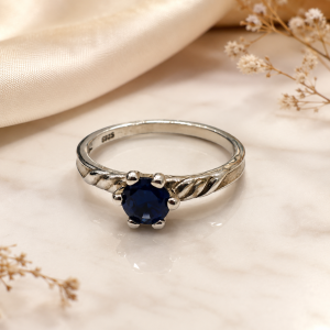 ladies silver ring round 6(blue)