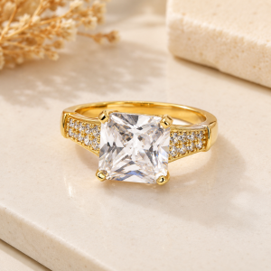 ladies silver ring white crystal 1