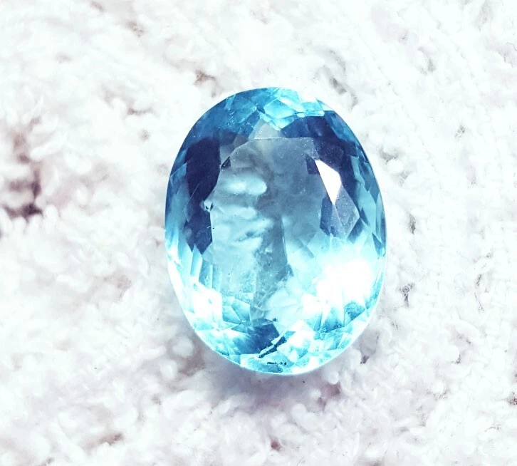 Buy Aquzmarine Loose Gemstone per Gram Online UAE | Eleganza Gems