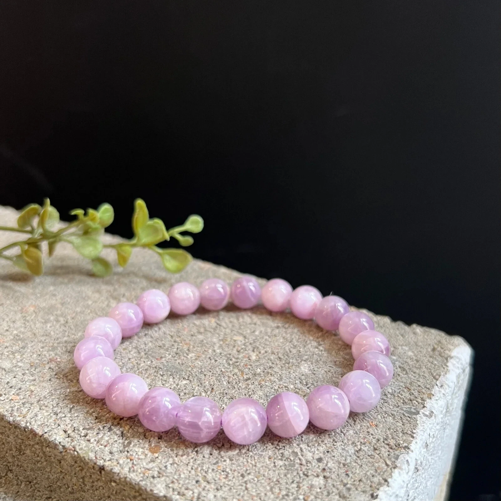 KUNZITE WITH PEARL